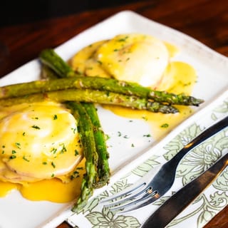Eggs Benny